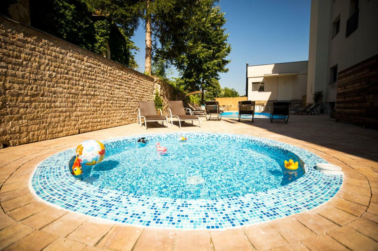 A Hoteli - Hotel Slatina Врнячка-Баня Экстерьер фото